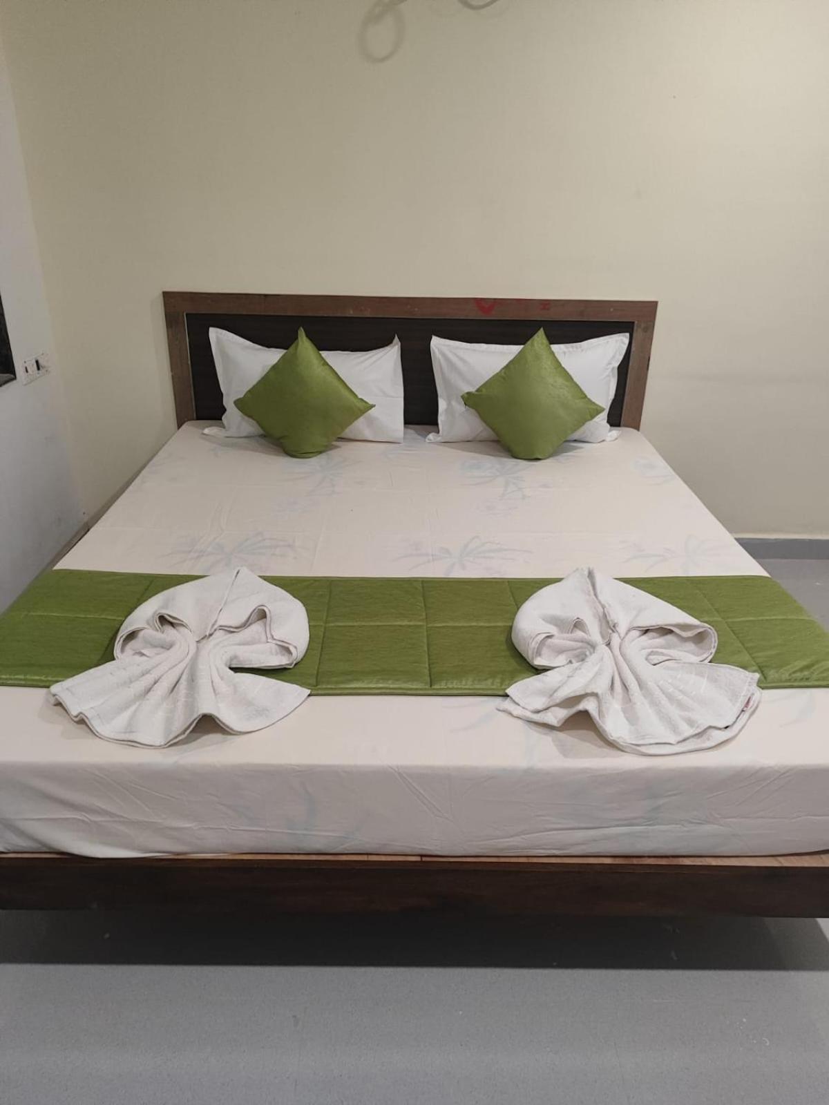 Sea View Beach House Пондичери Екстериор снимка